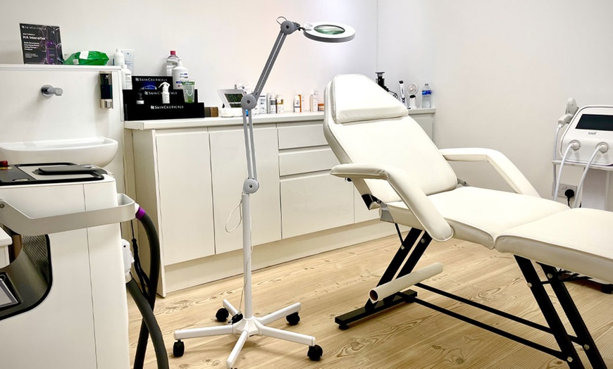 Image 3: Up to 44% Off on Facial - HydraFacial at Dermathetics