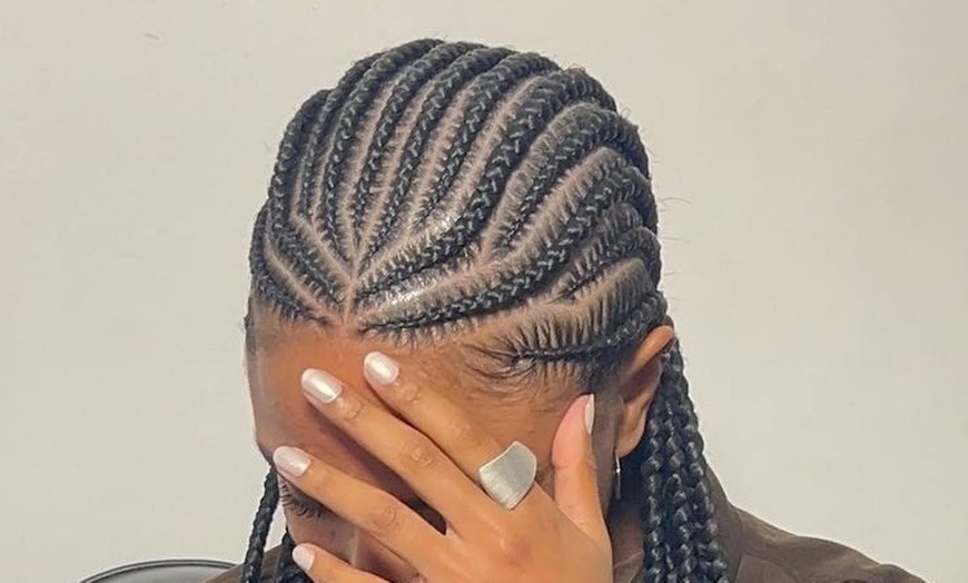 Image 2: Get Stunning Ladies Box Braids / Knotless Braids or Fulani Braids