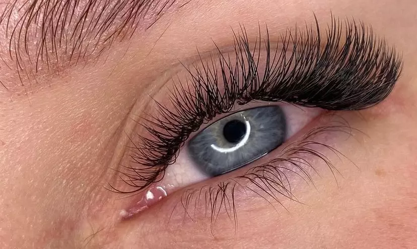 Full Set of Classic, Hybrid Eyelash Extensions w/ or w/o One Week Fill