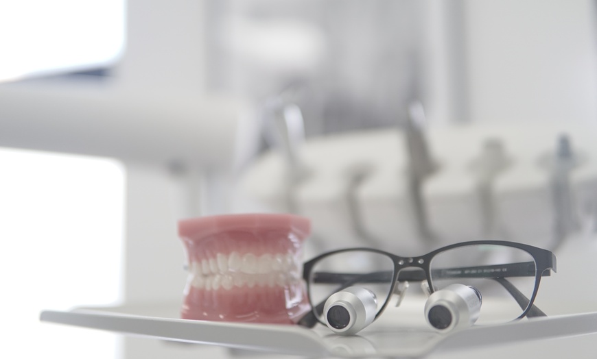 Image 3: Get a Fresh Smile: Dental Scale+ Polish/Dental Clean w/ Scale+ Airflow