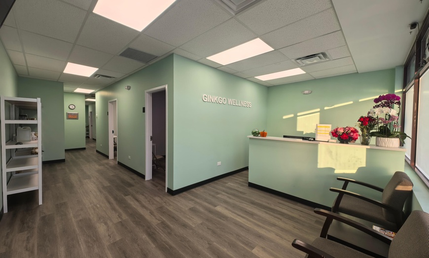 Image 3: Unwind with One 60 or 90 Minutes Deep Tissue Massage