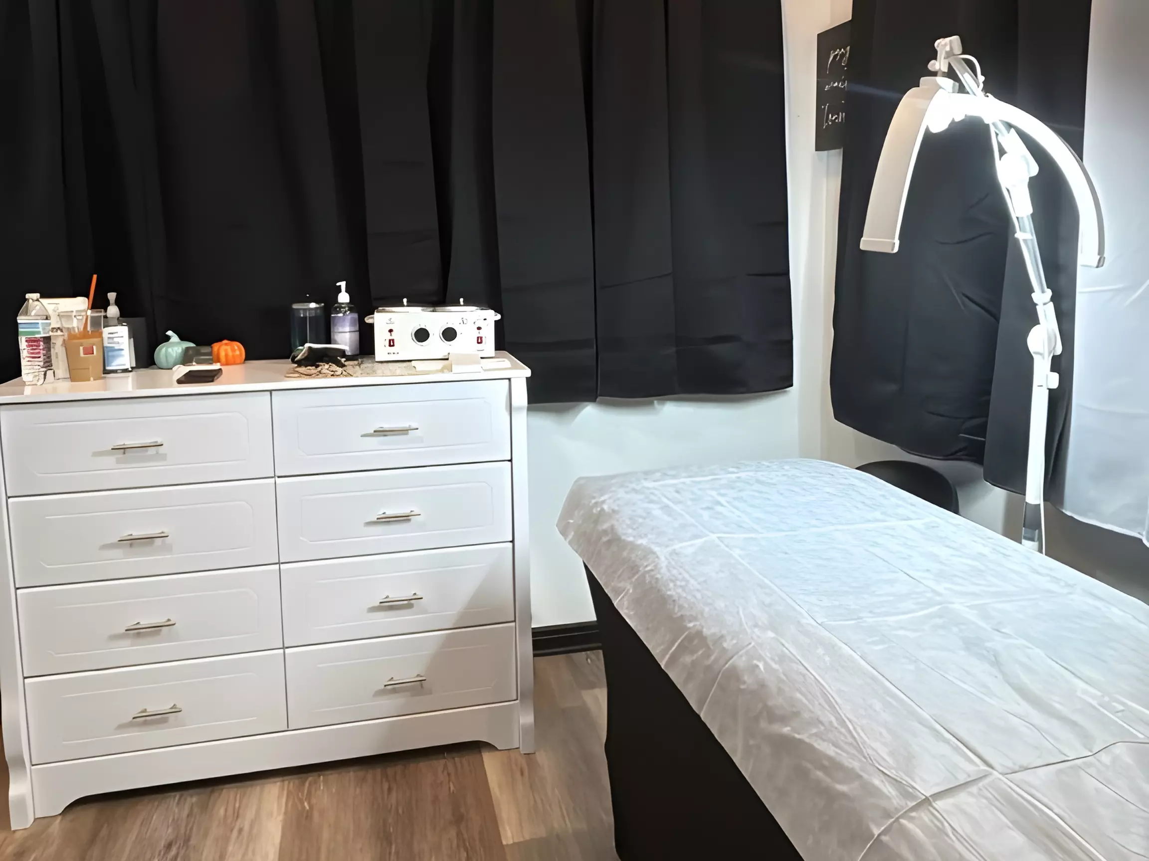 Glute Bikini Brazilian Bum Bum and Front Back Waxes with Optional Mask