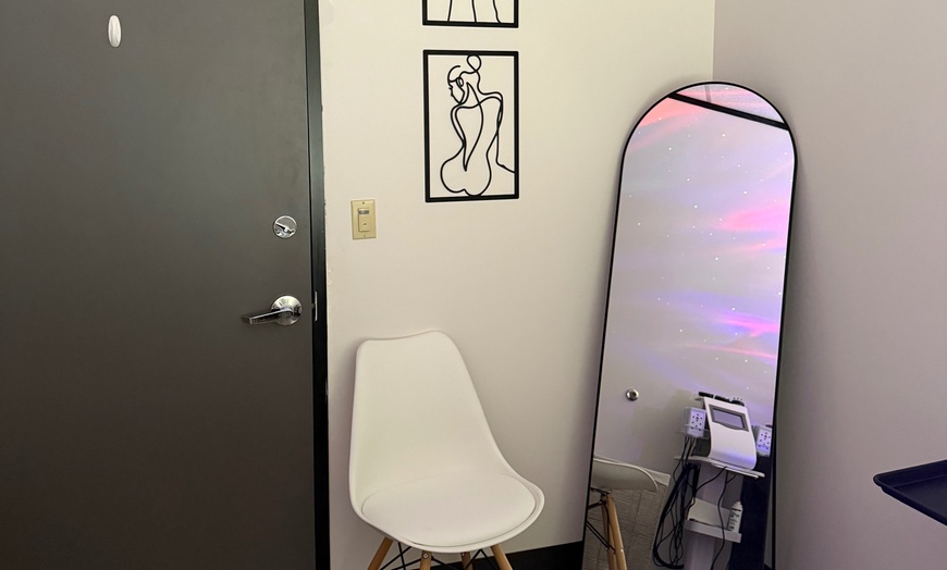 Image 5: Feel Confident with Brazilian Wax Series