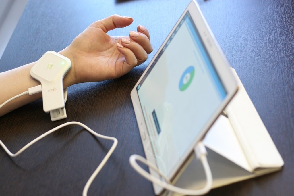 Holistic Healing with Acupuncture or Fire Cupping + Biofeedback