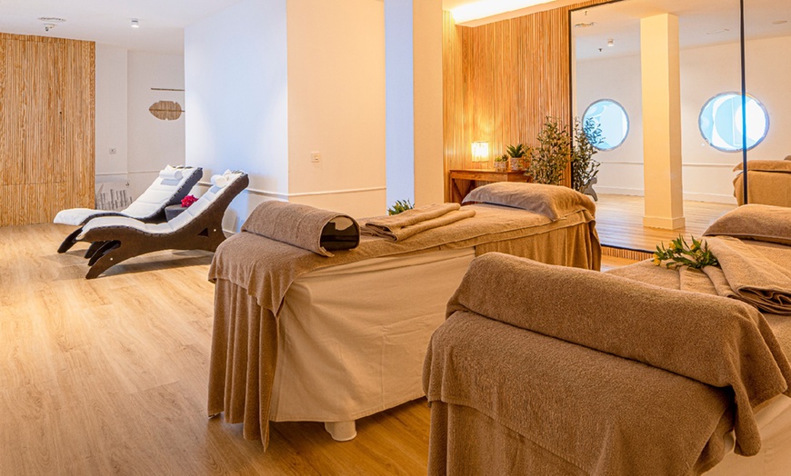 Image 3: Circuito de Spa privado de 60 minutos y masaje para 2 personas 