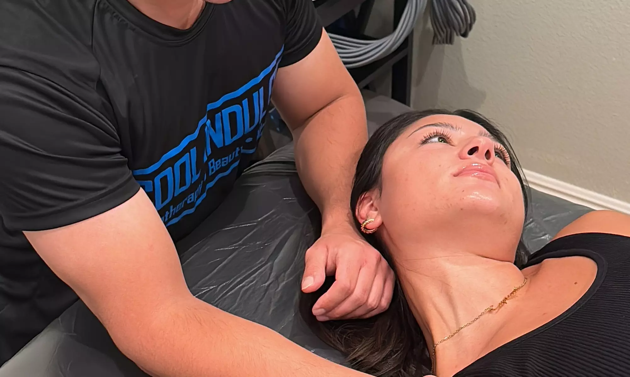 Cool Indulge offers stretch therapy sessions of 40 or 70 minutes, enhancing mobility and relaxation up to 35%