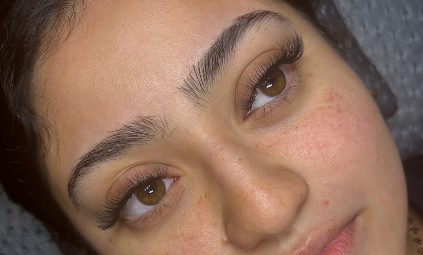 Image 6: Full Set of Classic Eyelash Extensions w/ 3D, 6D Volumes, 2 Week Fill