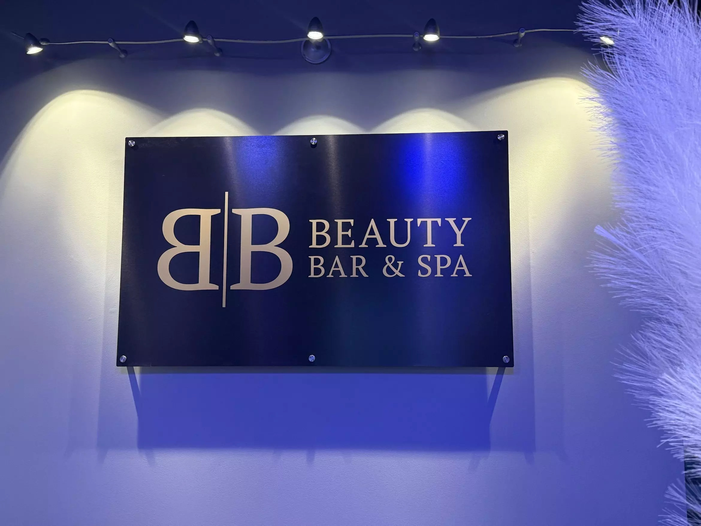 Revitalize Your Skin with upto Three 90-minute Hydrafacials Sessions