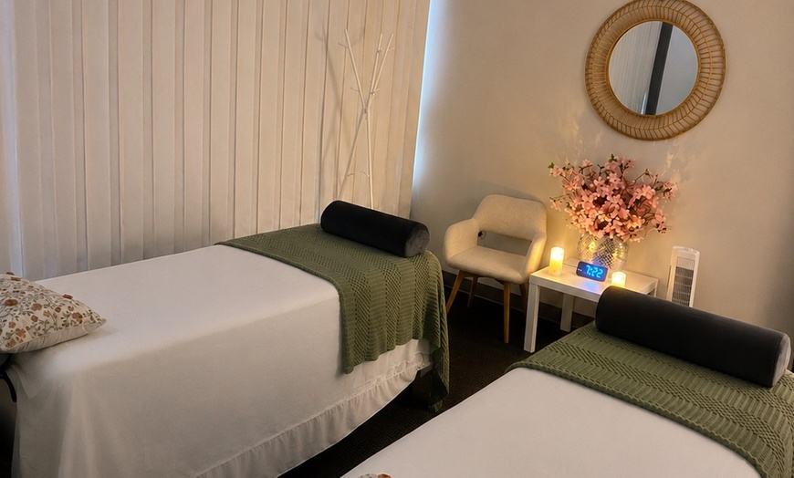Image 2: 60-Minute Couples Massage or 90-Minute Couples Massage with Facial 