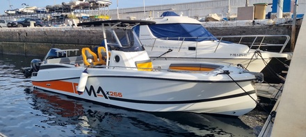 Paseo de 3 horas en charter privado para hasta 6 personas con bebidas - Tenerife IT and Marine