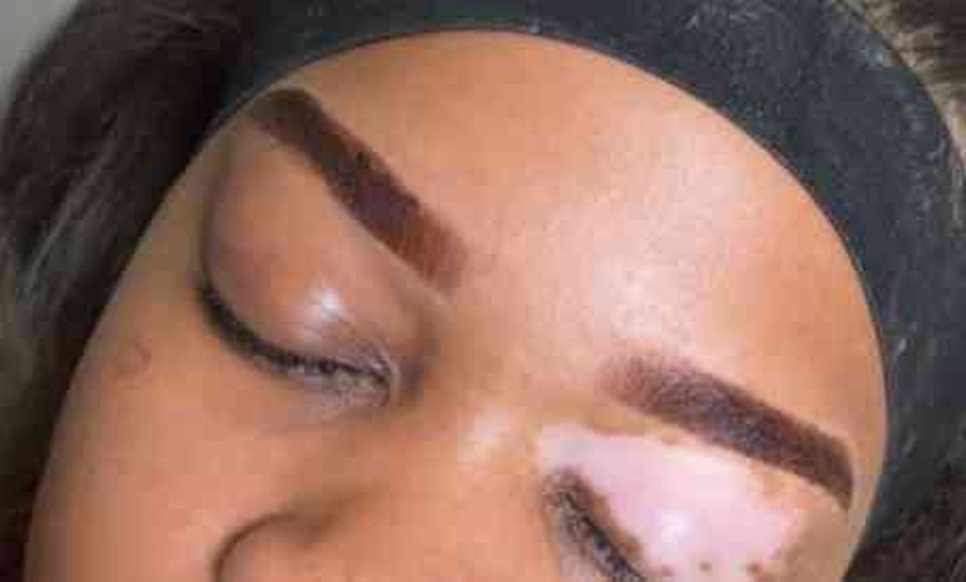Image 2: Up to 30% Off on Eyebrow Tinting at Lash 54