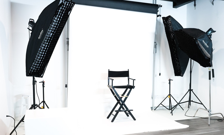 Image 5: Photo Studio Rental for Portraits & Content Creation