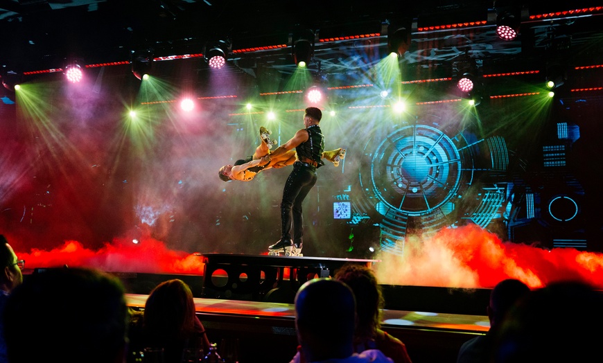 Image 13: Entrada al Scala Show con copa de cava y opción a cena para 1 o 2