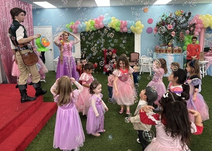 45 minute group playdate with Character Friends for one Child - Play & Parties