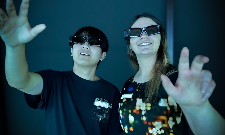 Image 5: Hologram Zoo Experiences for Groups