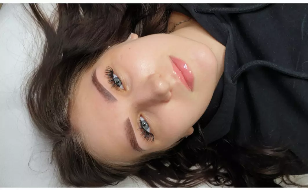 Makijaż permanentny brwi