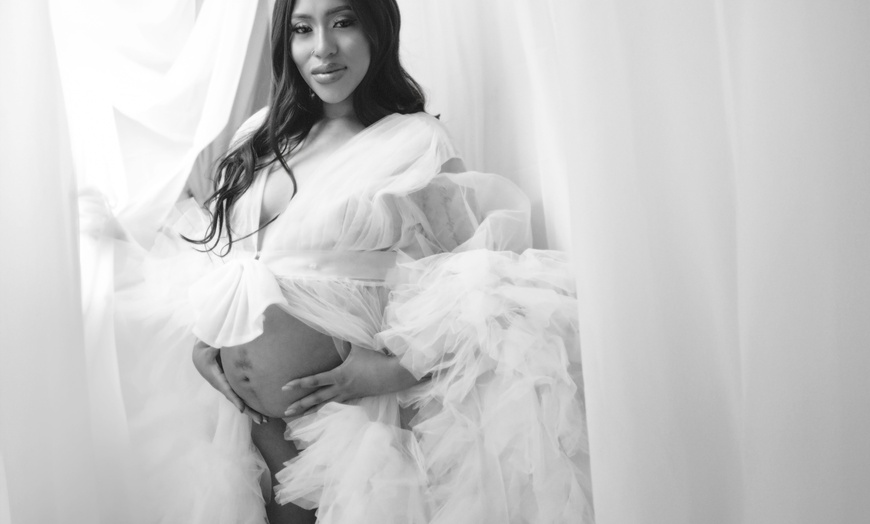 Image 5: Up to 50% Off on Studio Photography at YOSHIFLASH