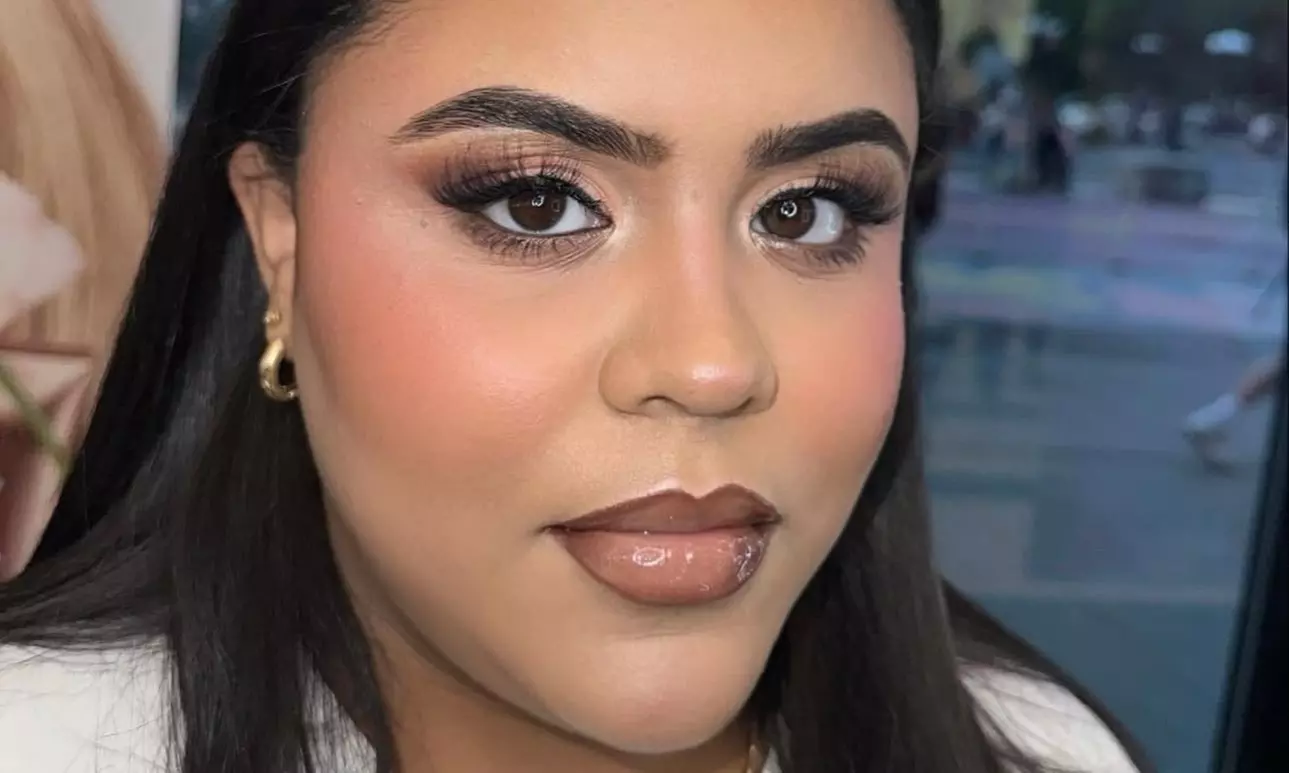 Beauty Lesson, Feature Focus, Lash Application, Soft or Travel Glam