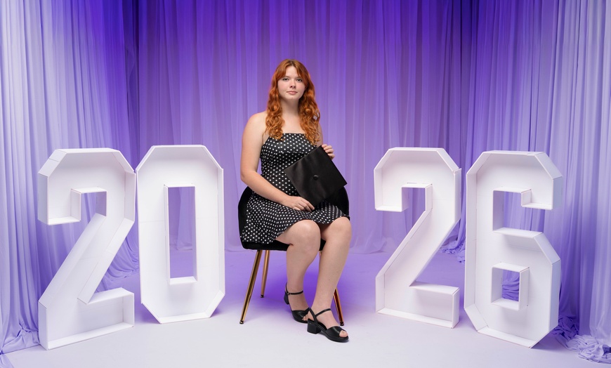 Image 7: In-Studio Photo Session: 30 or 60 Min. with Digital Downloads
