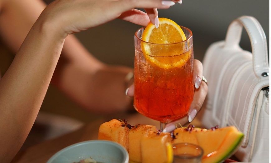 Image 6: Dip n Drunch for 1, 2, 3, or 4 - Pool & Beach Access and More