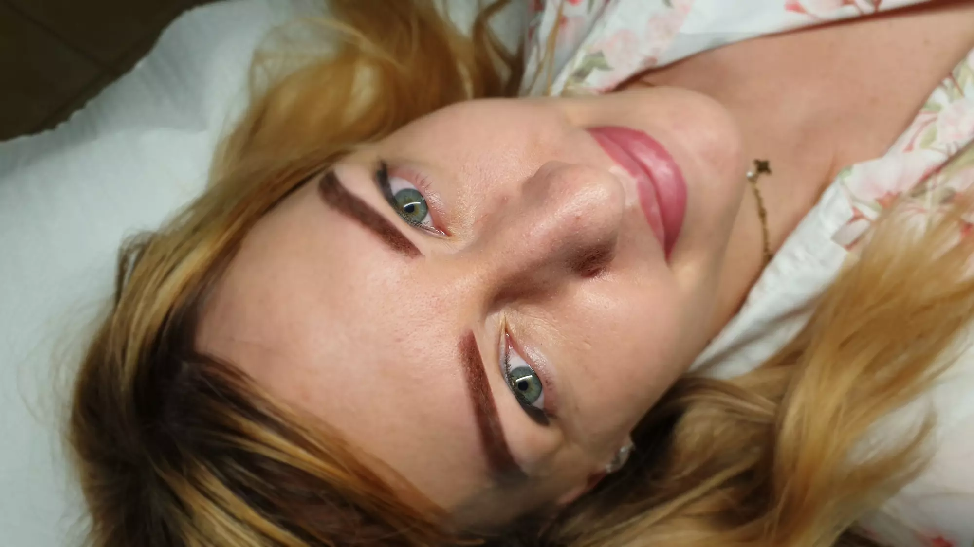 Makijaż permanentny brwi