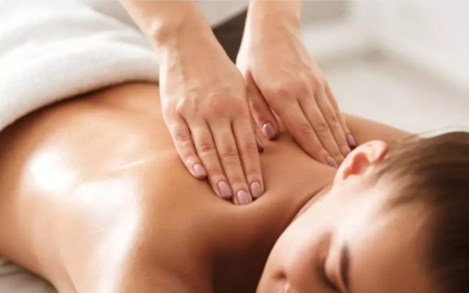 Modelage assis, dos et ventre ou 1 ou 3 modelages shenzen© pour 1 personne au Massage Shenzen - Primary Image