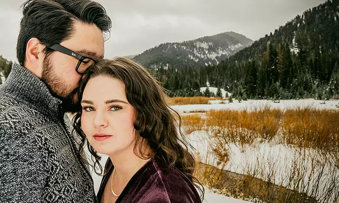 Outdoor Engagement Photography Sessions for Special Moments
