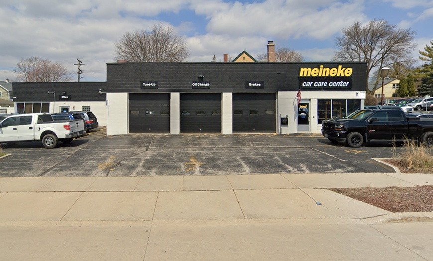 Image 3: Oil Change & Digital Inspection at Meineke West Allis