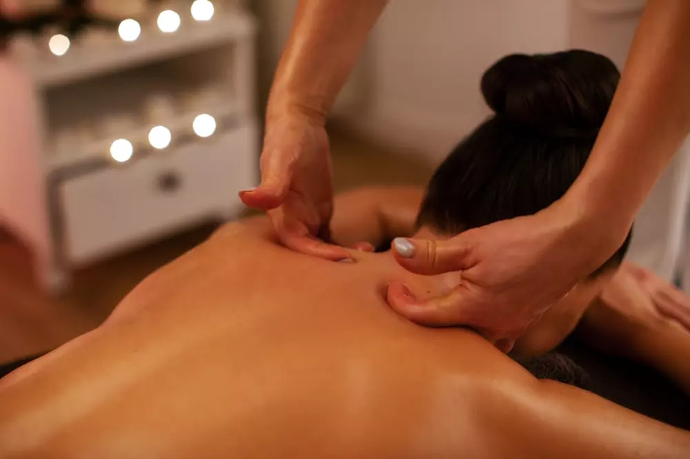 Up to 45% Off on Hot Stone Massage at Amy Beauty Salon