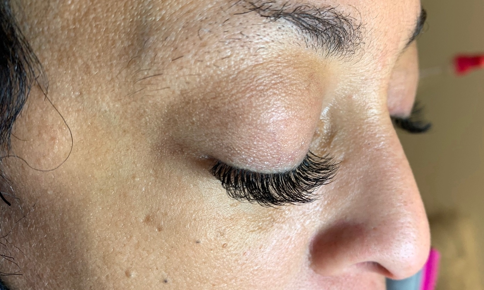 Experience Lash Confetti Co's fullset classic or volume extensions with up to 49% off