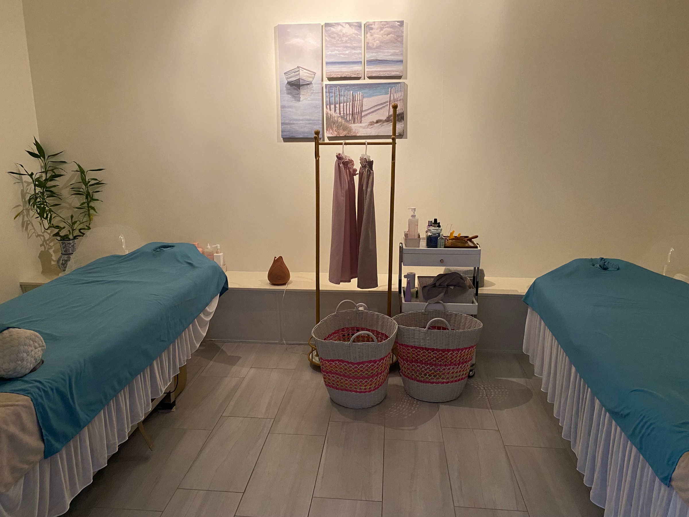 60, 90 or 120 Min VIP Head Spa Package with Massage on Upper-Back + Facial at U&M Spa - Up to 30% OFF