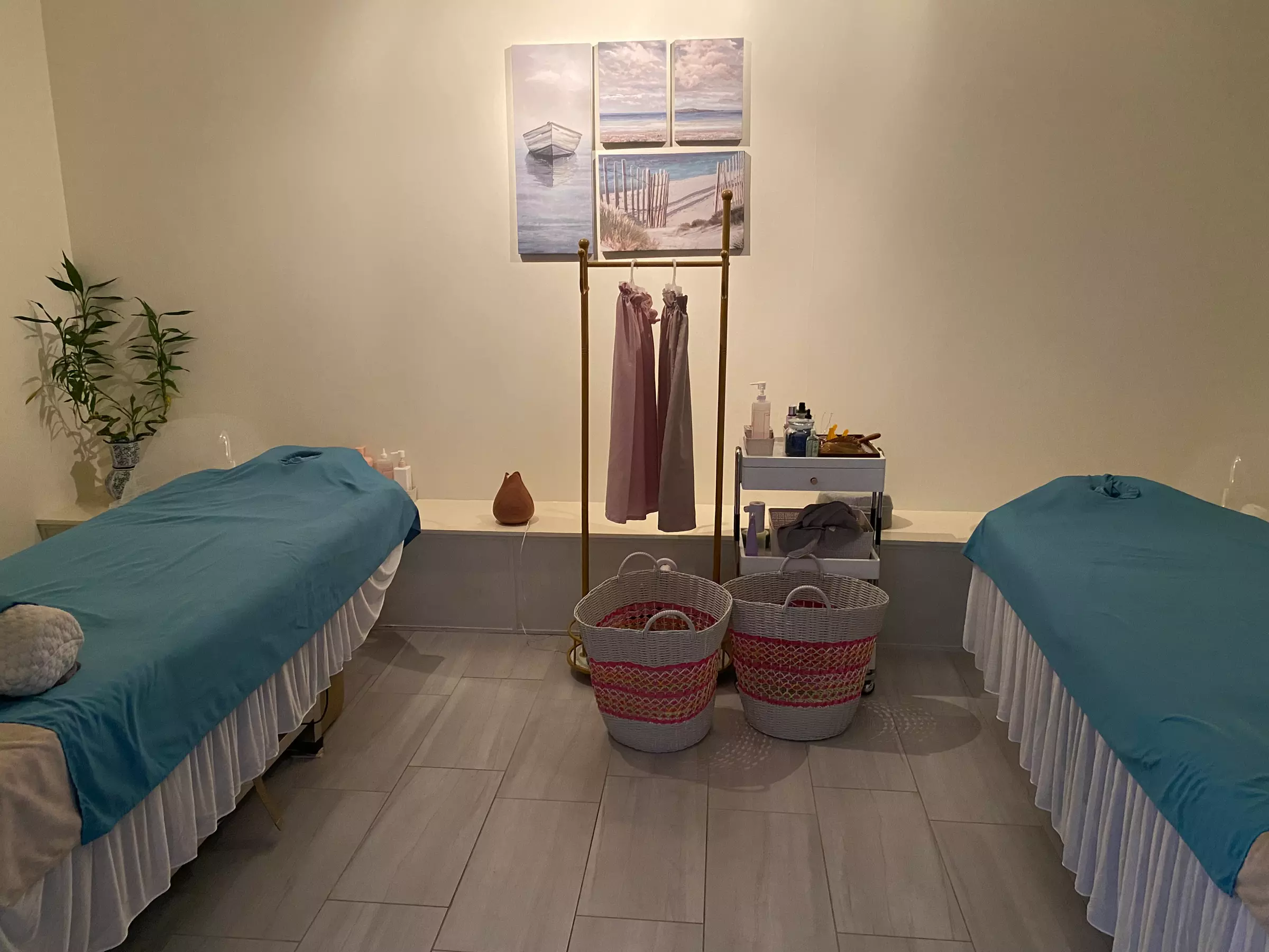 60, 90 or 120 Min VIP Head Spa Package with Massage on Upper-Back + Facial at U&M Spa - Up to 30% OFF