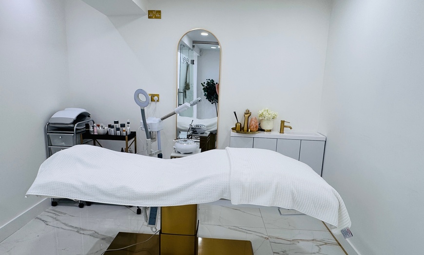 Image 2: Get Radiant Skin With Microdermabrasion Treatments