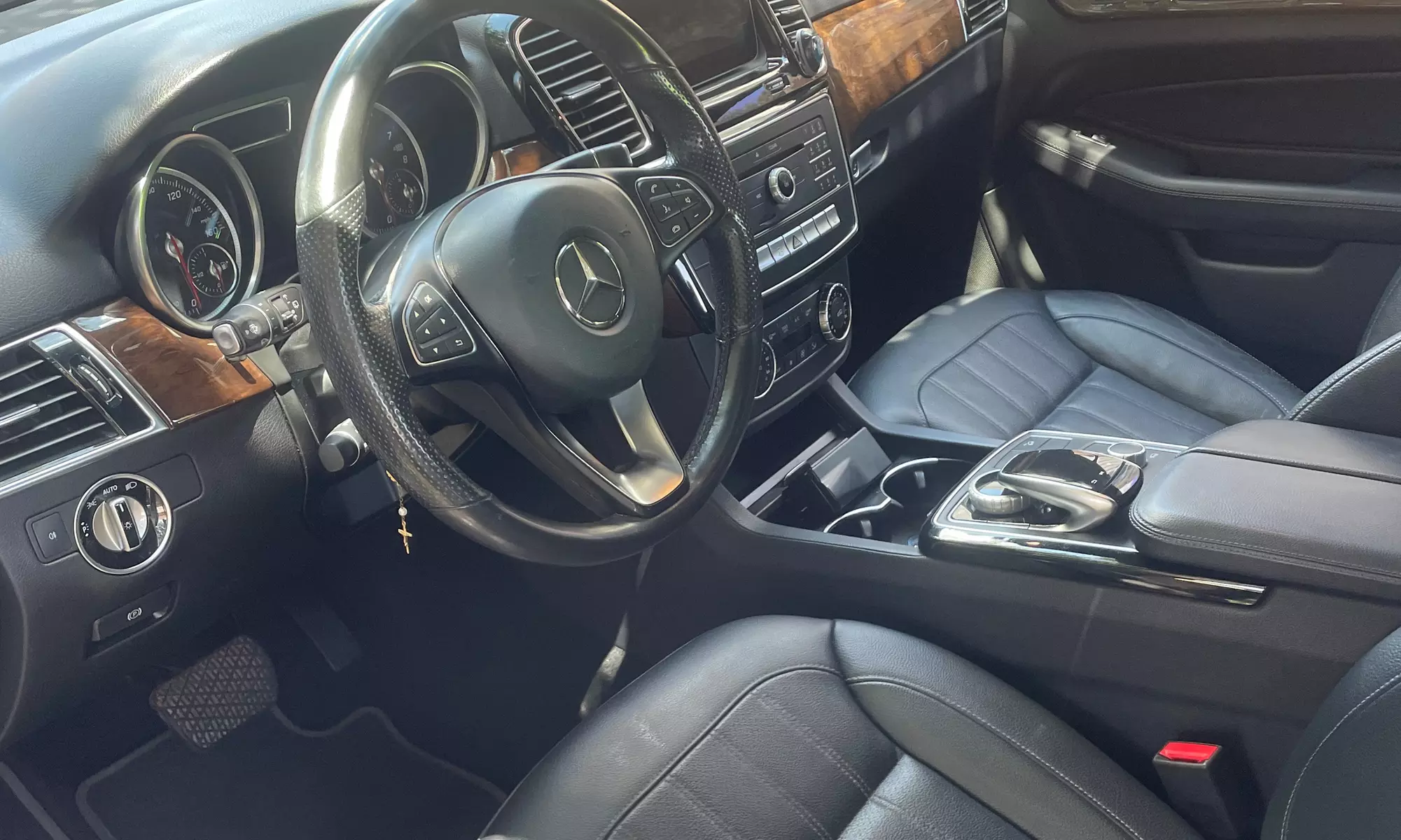 Restore & Renew: Professional Car Wash, Detailing & Paint Polish