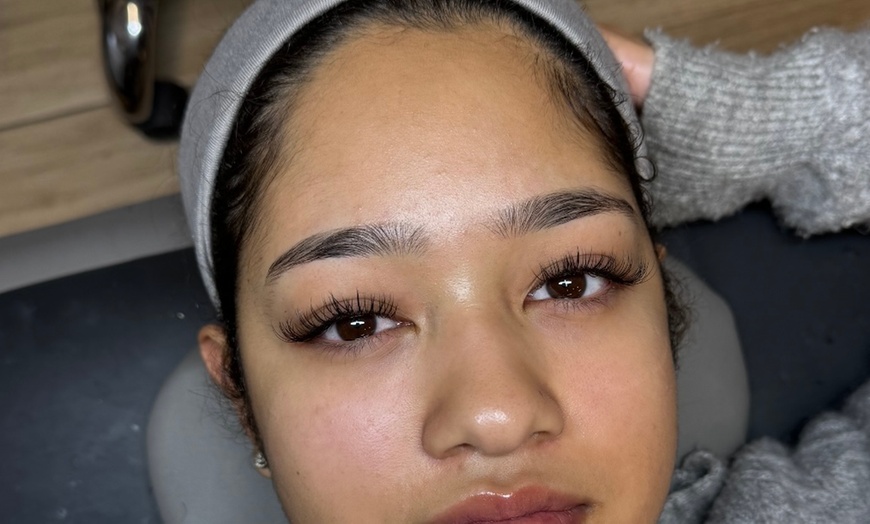 Image 5: Enhance Your Look with Hybrid/ Volume/ Classic Extensions or Lash Lift
