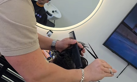 Men’s Haircut and Style - Sandy Signature Studio