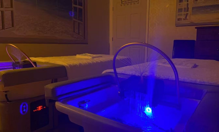 Image 4: 60, 90, or 120- Minutes Hydrotherapy Scalp and Body Massage Experience