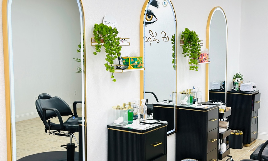 Image 2: One Eyebrow Threading or Women's Brazilian Wax