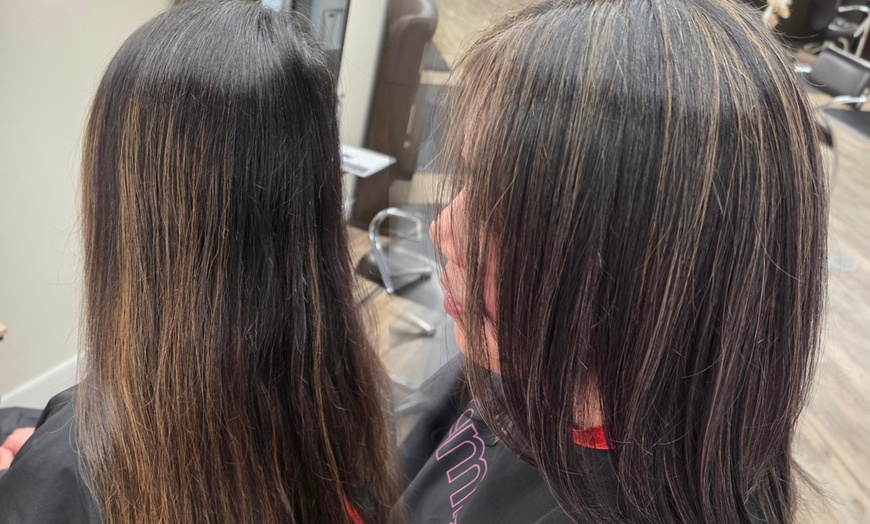 Image 5: Vibrant Dimension And Tonal Refinement Haircare