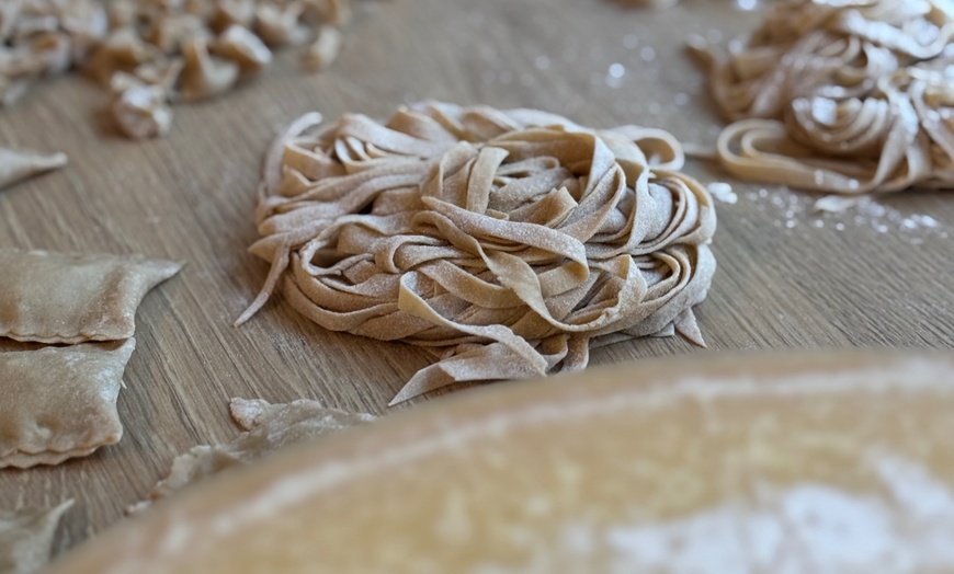 Image 5: Handgemachte Fettuccine o. Ravioli inkl. kleiner Vorspeise o. Getränk