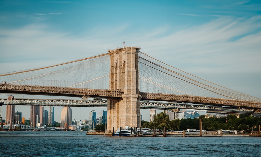 Image 3: Explore NYC's Iconic Sights with a 2-hour City Tour