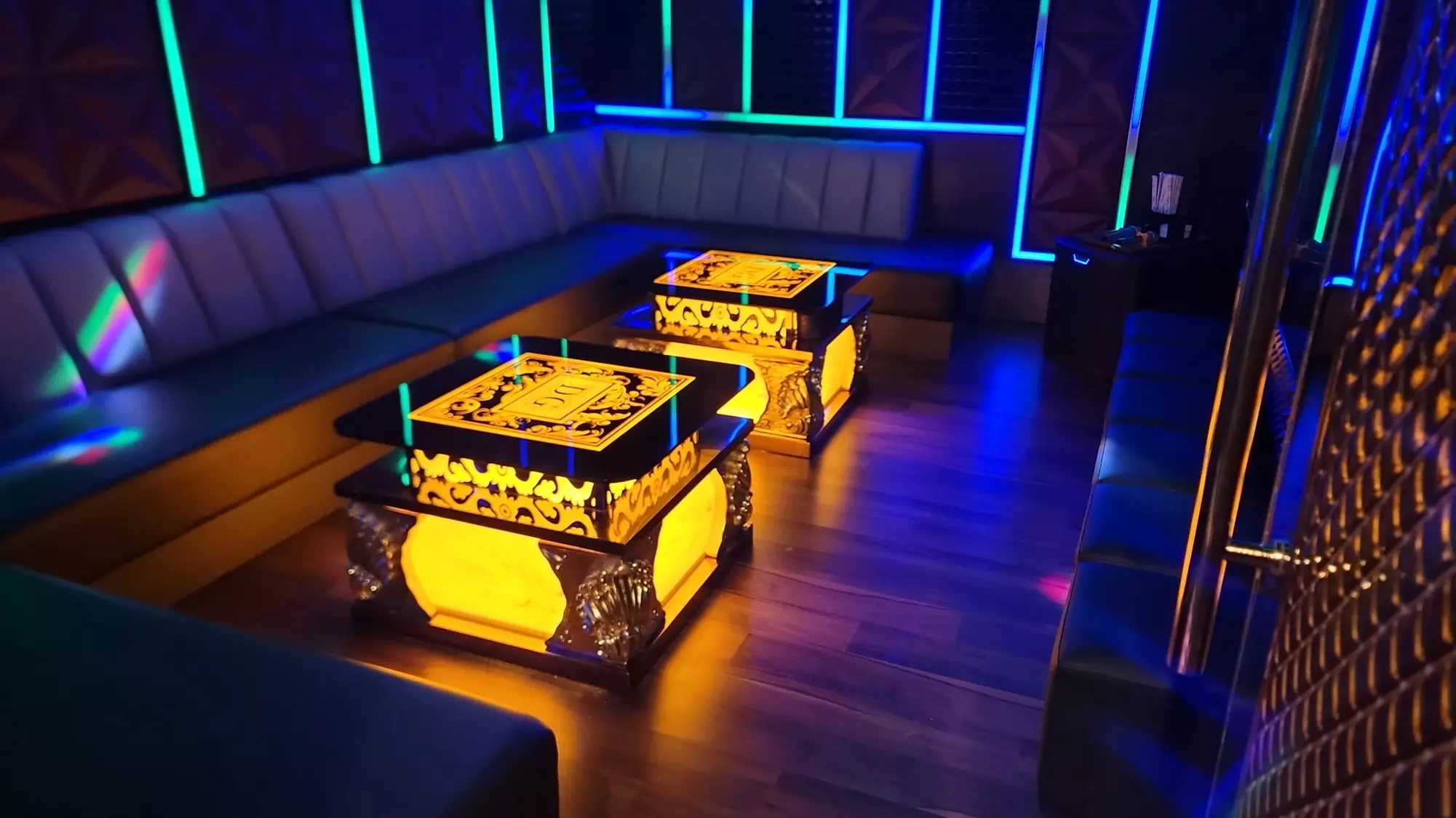 Sing & Celebrate: 1, or 2 hours karaoke room (Up to 10 People)