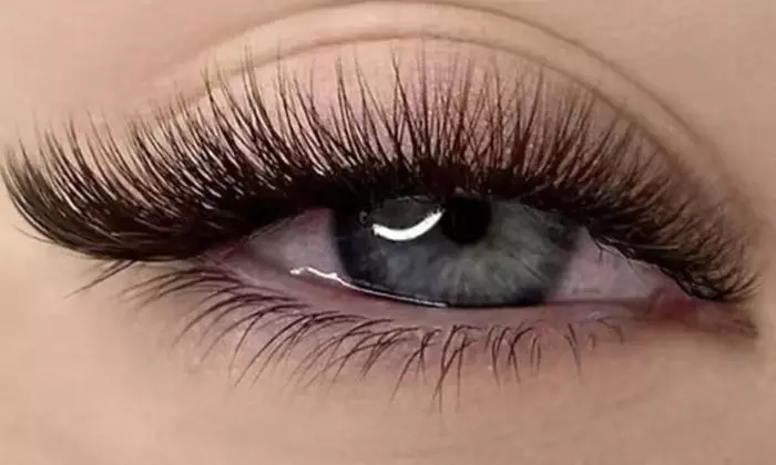 Full Set Lash Extensions: Hybrid, Wispy, or Volume Styles