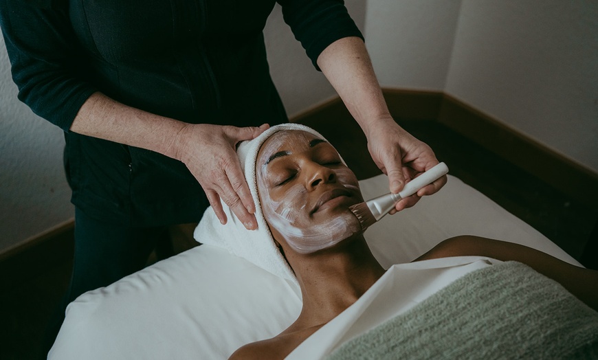 Image 5: Up to 40% Off on a Pampering Spa Day incl. Massages and/or Facials for couples or individuals at Arizona Grand Resort