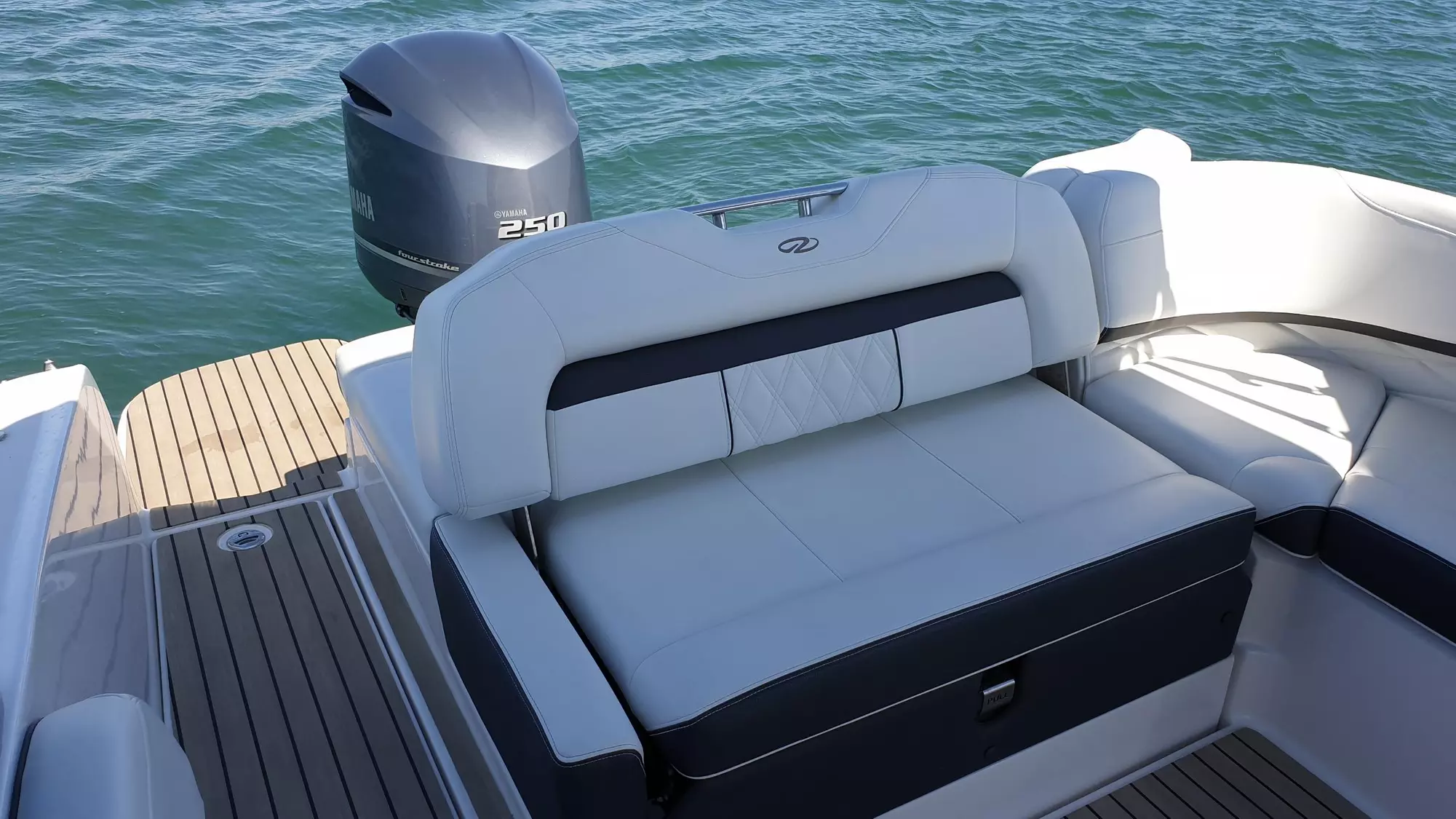 One-Hour Boat Rental for Two, Four or Six Guests