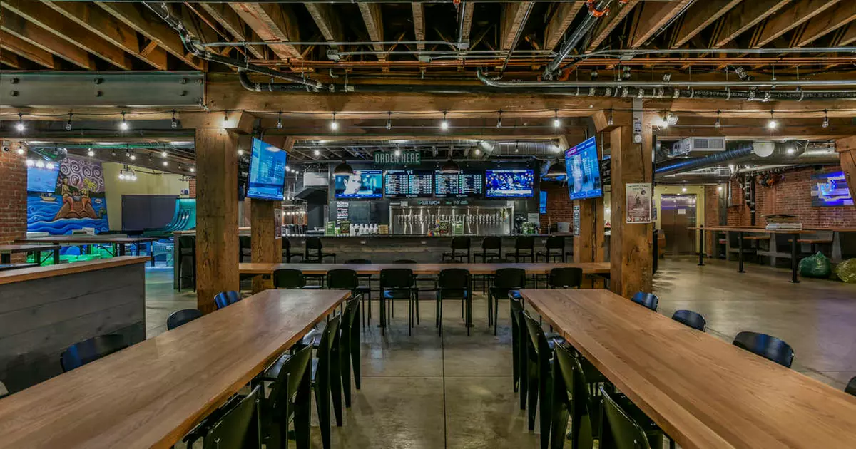 Enjoy Mini Golf, Duffleboard, and a Drink with Your Squad