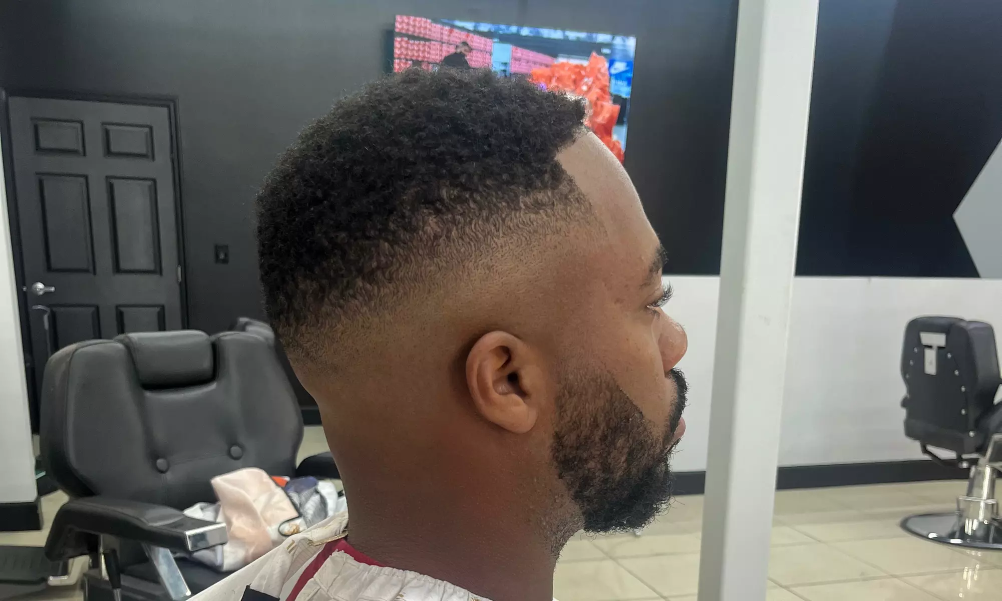 Men’s Haircut & Beard Trim Combo – Look Sharp from Head to Chin 