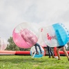 Image 6: Lachen, gieren, botsen en scoren: Bubbel Voetbal voor 4 - 12 personen