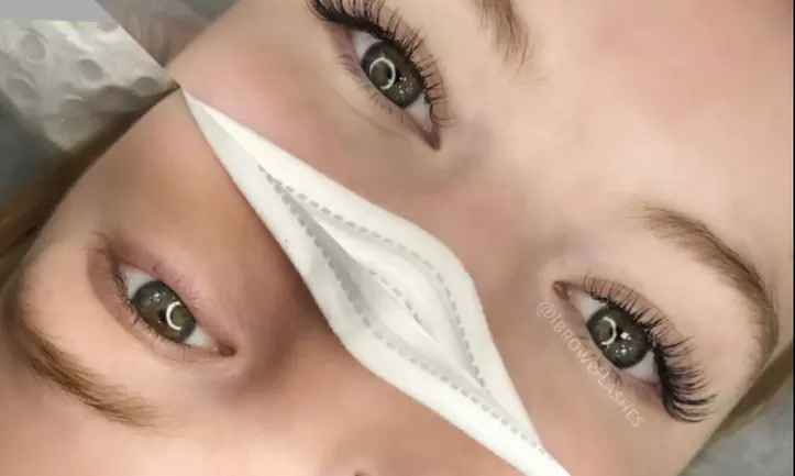 Achieve Your Dream Lashes with Hybrid or Russian Volume Lash Extension