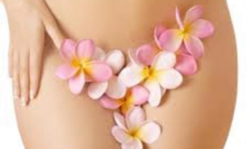 Image 2: Silky Smooth Beauty – Brazilian Wax, Sugaring & Brow Lift/Tint

